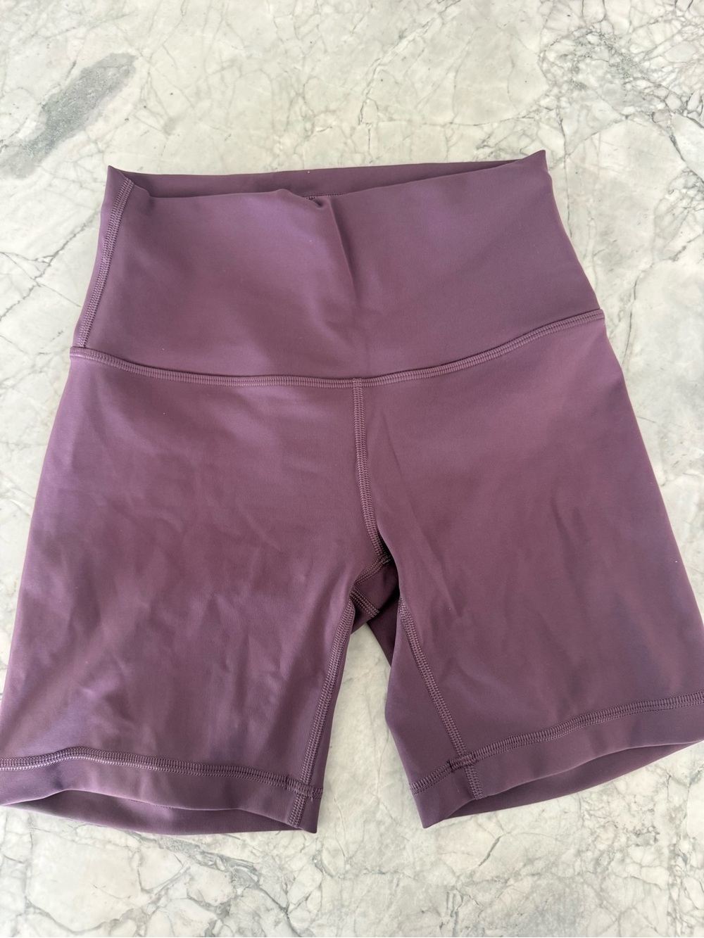 lululemon athletica High-Rise Mauve Bike Shorts 6 inch Size 4